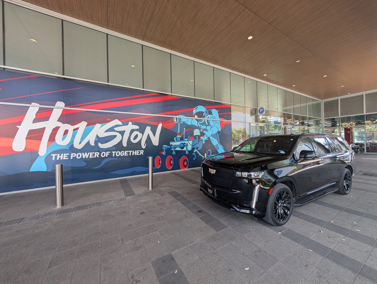 IAH & HOU Fixed-Rate Advantage: Lock In Your Price & Skip Rideshare Surges with Mo’Kai’Ana